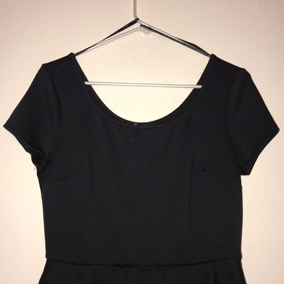 Black peplum dress - Picture 4 of 4